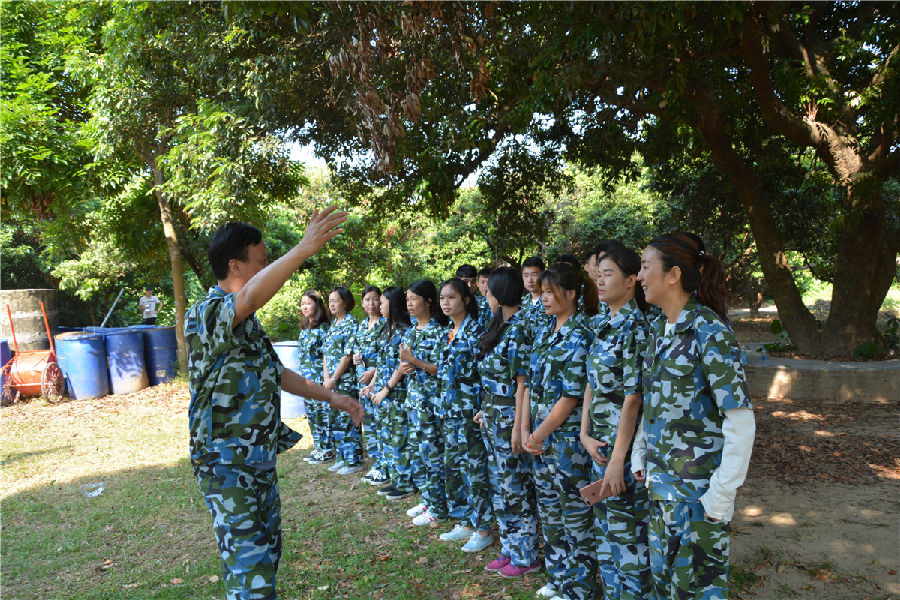 華奇密封件業(yè)務(wù)軍團(tuán)2017拓展訓(xùn)練：夢想的力量！