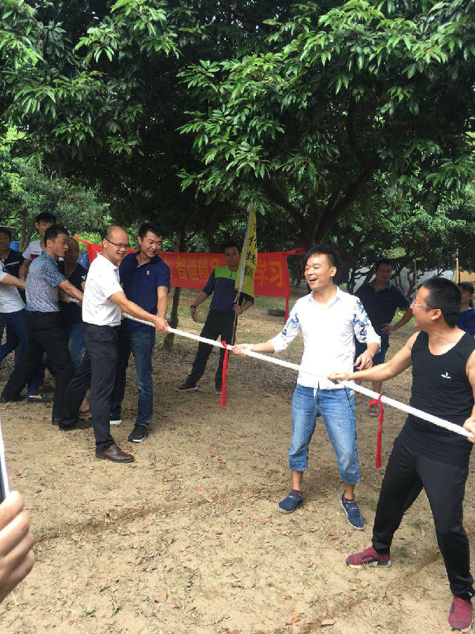 華奇密封件拔河比賽 ，賽出企業(yè)的競(jìng)爭(zhēng)文化！
